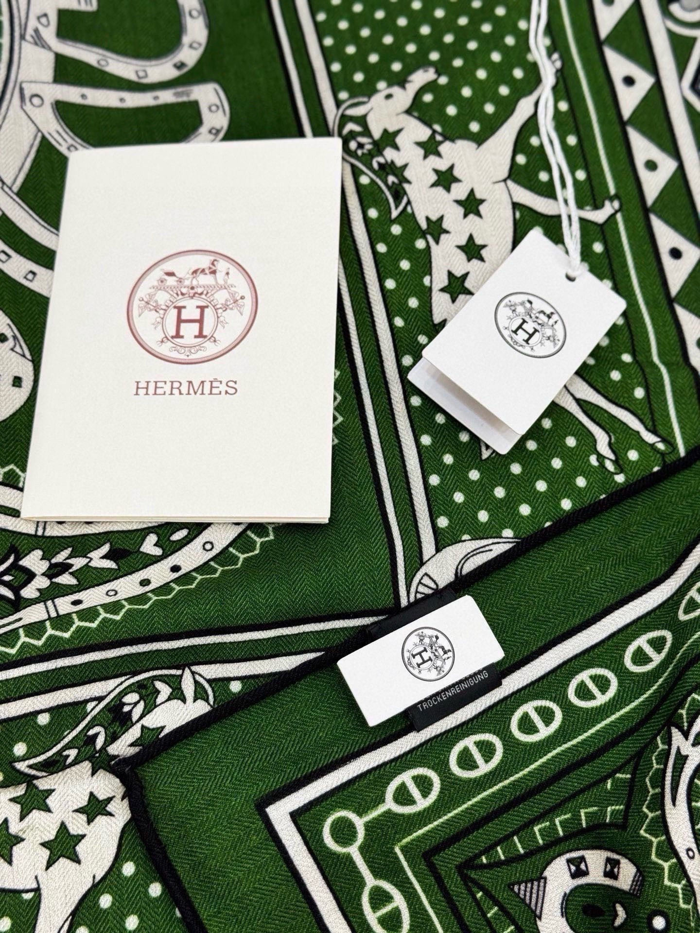 ✨✨【双面同色 丝毛款】H家羊绒新款 买了都说好看‼️推荐💕【爱心骏马 140】羊绒方巾‼️H家ZG爆款