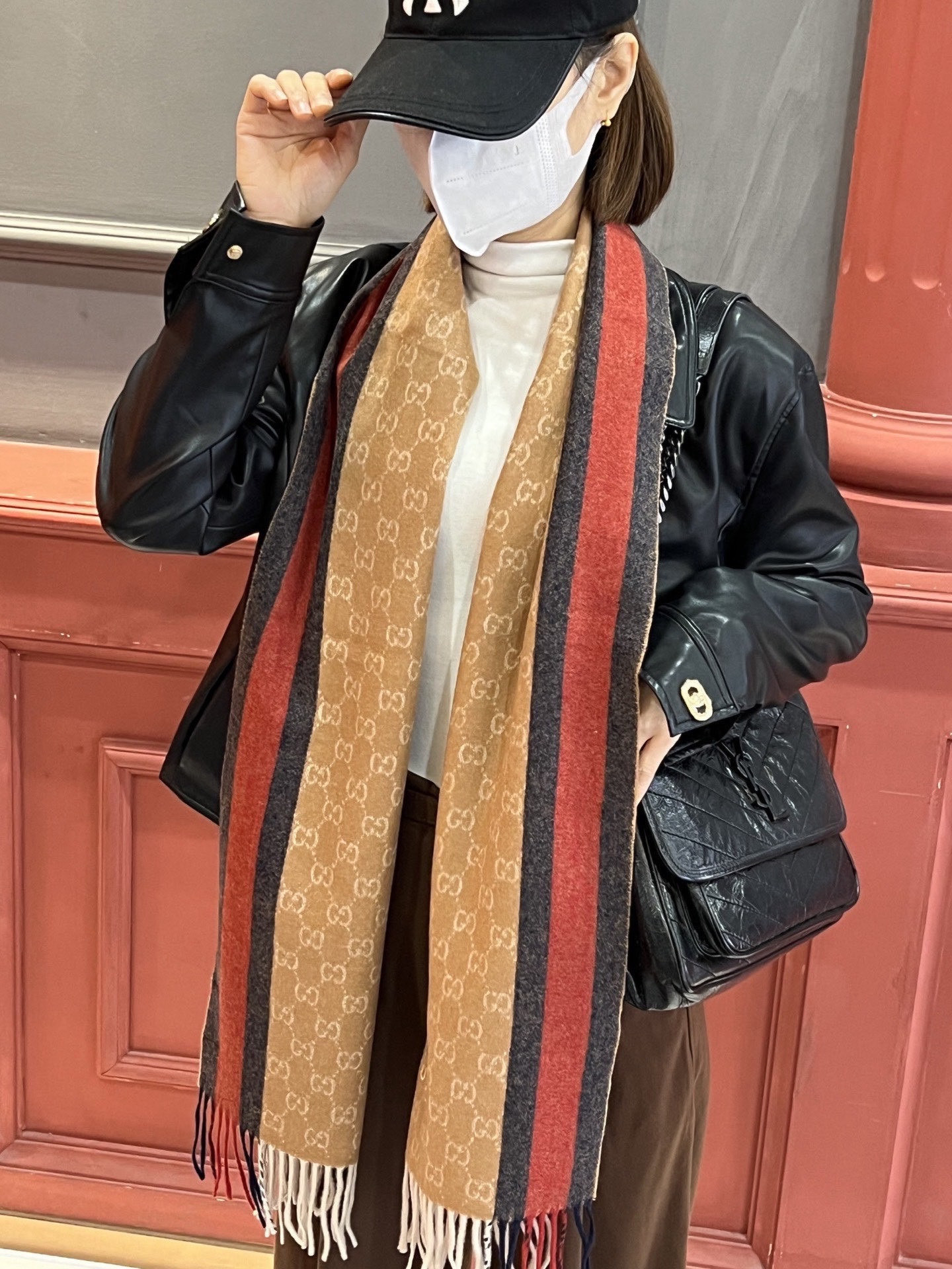 Gucci · 古奇❗大G家经典蜜蜂羊绒围巾~今年这个红绿条纹又火了起来，众多大牌都有出这个元素的单品❗