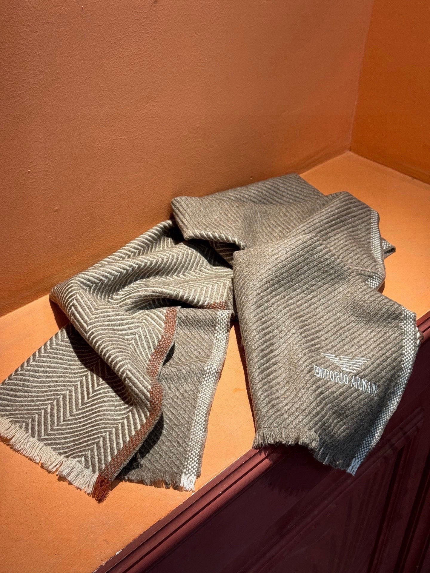 EMPORIO ARMANI。EA阿玛尼。秋冬新品，男士羊绒围巾。，无敌贴身质感，弹力极好，超级搭配王，