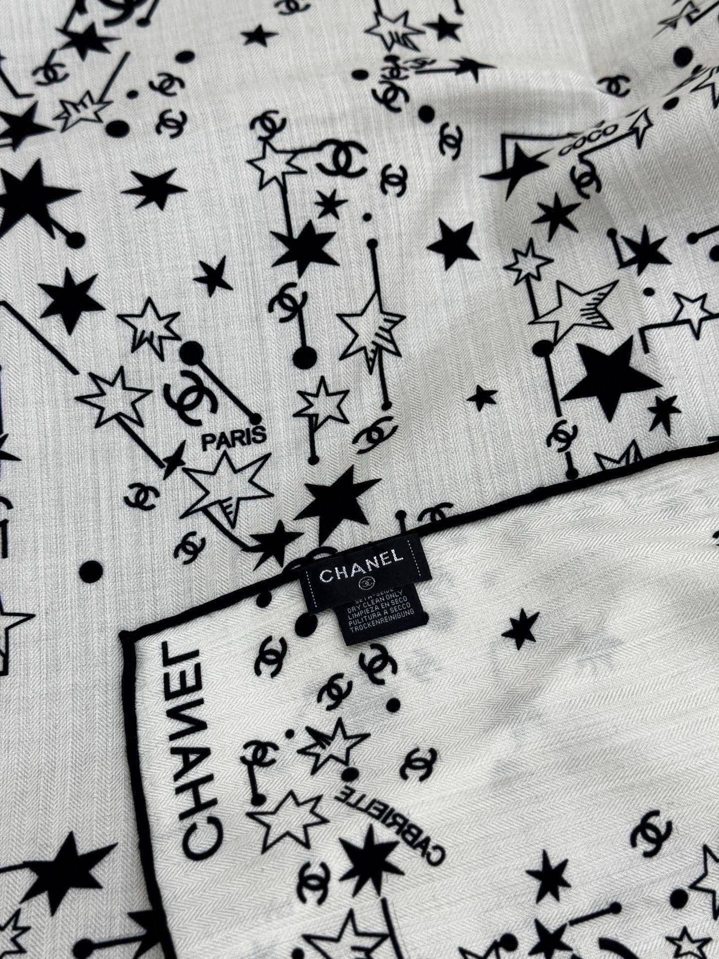 Chanel ~新品～【140顶级丝绒双面同色】繁星点点与双C的完美结合适合各种场合搭配使用黑白两色经典