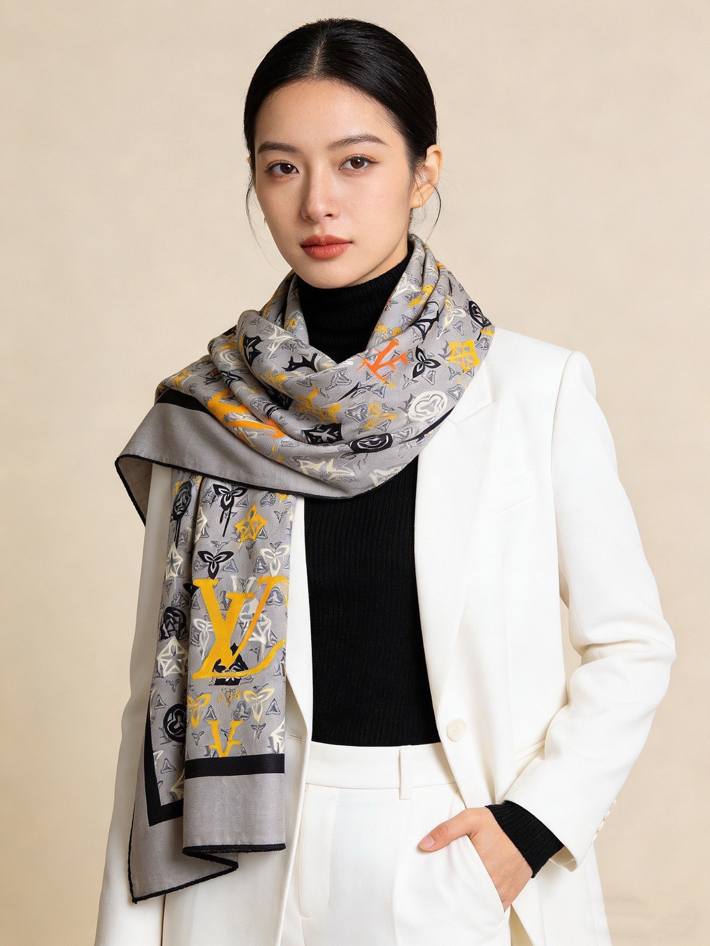 LV x TM 140披肩【140顶级丝绒双面同色披肩】本款L Multicolor披肩出自路易威登与知