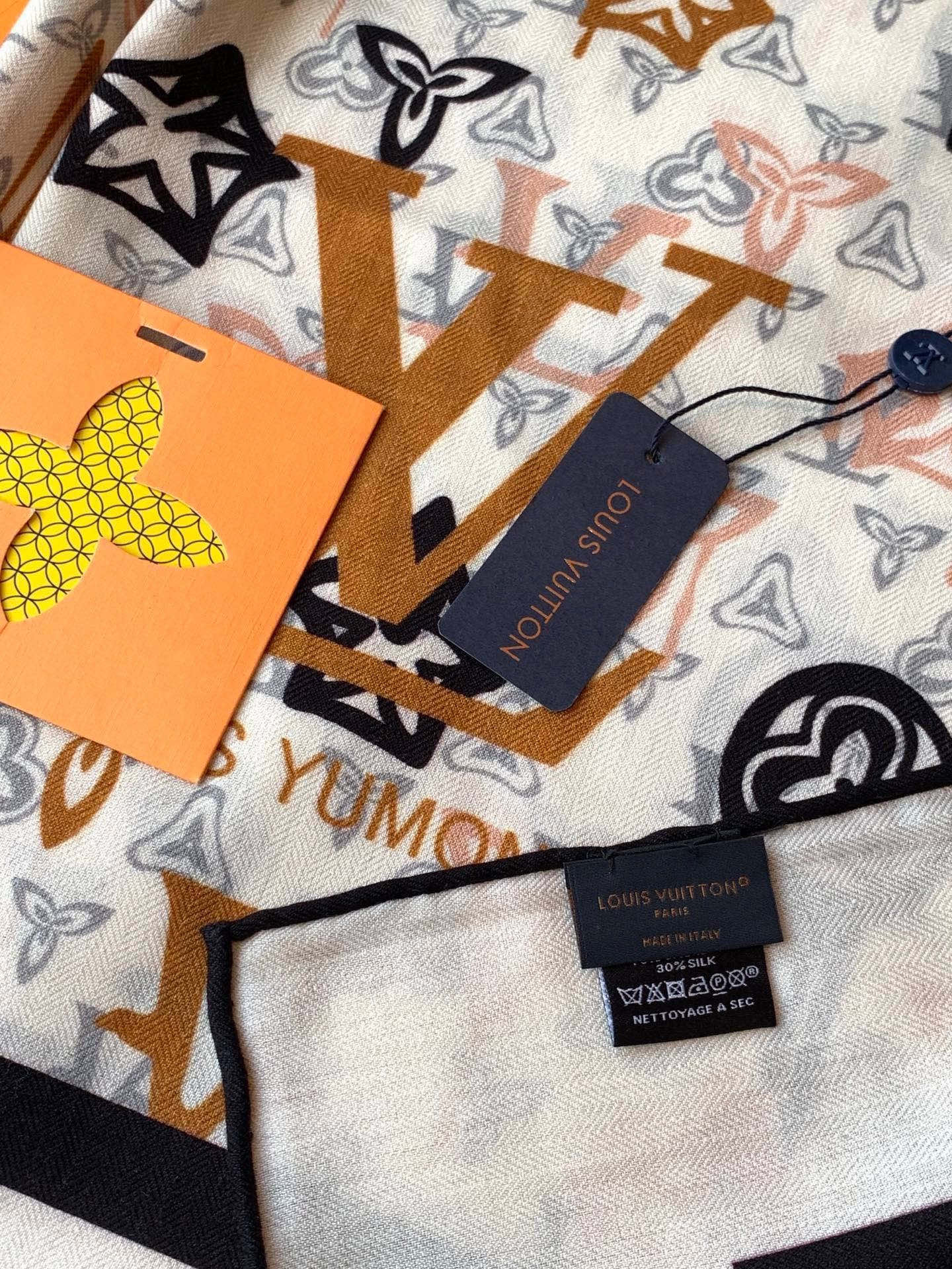 LV x TM 140披肩【140顶级丝绒双面同色披肩】本款L Multicolor披肩出自路易威登与知