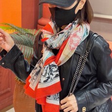 会发光发亮的围巾 羊绒新款🆕👏买了都说好看‼️推荐💕爱马仕羊绒方巾,顶级工艺超值‼️爱马仕专柜爆款🎁💟立 会发光发亮的围巾 羊绒新款🆕👏买了都说好看‼️推荐💕爱马仕羊绒方巾,顶级工艺超值‼️爱马仕专柜爆款🎁💟立