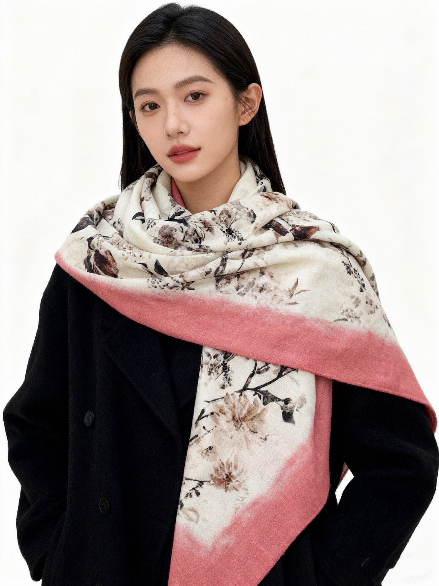 Dior 140丝绒双面同色印花披肩Millefiori 图案这款披肩饰以多色 Millefiori 图