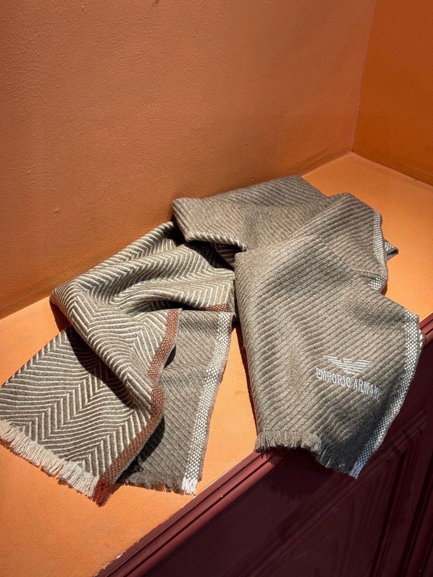 EMPORIO ARMANI。EA阿玛尼。秋冬新品，男士羊绒围巾。，无敌贴身质感，弹力极好，超级搭配王，