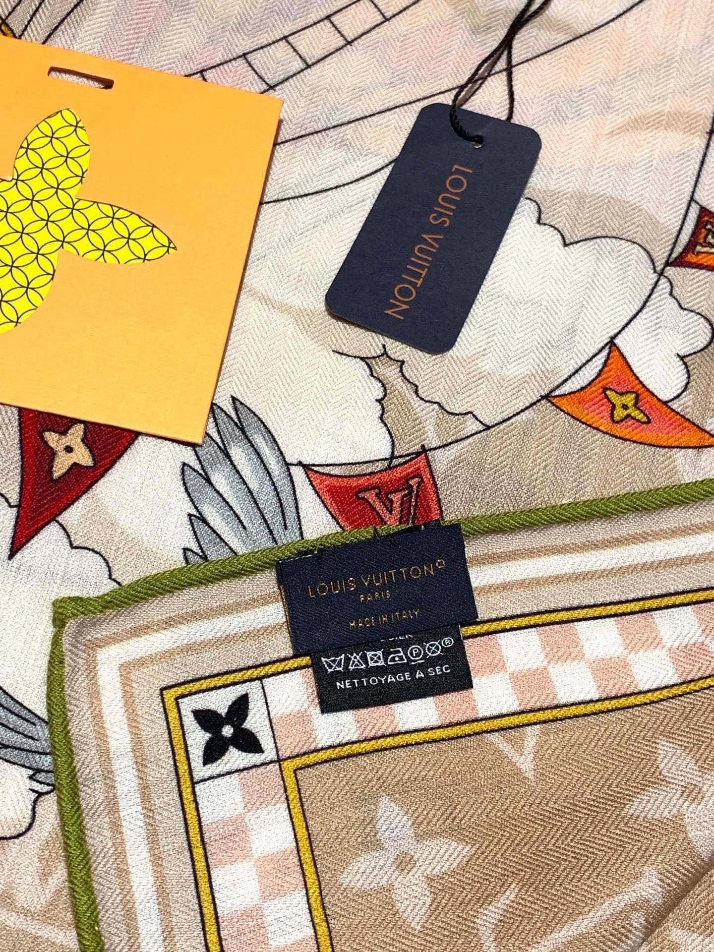 LV x TM 140披肩【140顶级丝绒双面同色披肩】本款L Multicolor披肩出自路易威登与知
