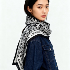 Chanel新品~【140顶级丝绒双面同色披肩】披肩设计真的好有突破粉色米色格优雅甜美感觉每一款错过了就 Chanel新品~【140顶级丝绒双面同色披肩】披肩设计真的好有突破粉色米色格优雅甜美感觉每一款错过了就