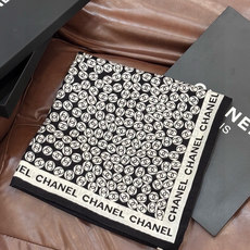 Chanel新品~【140顶级丝绒双面同色披肩】披肩设计真的好有突破粉色米色格优雅甜美感觉每一款错过了就 Chanel新品~【140顶级丝绒双面同色披肩】披肩设计真的好有突破粉色米色格优雅甜美感觉每一款错过了就