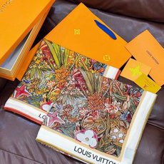 140双面丝绒披肩… LV手工卷边丝绒方巾(30%桑蚕丝70%羊绒)这款经典单品展现强大而迷人的女性魅力 140双面丝绒披肩… LV手工卷边丝绒方巾(30%桑蚕丝70%羊绒)这款经典单品展现强大而迷人的女性魅力