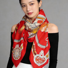 【双面同色】原单爱马仕140cm丝绒方巾💕 甜蜜的鞍具,装饰家芳登和佩西耶设计的一款餐盘增添骑士般的浪漫 【双面同色】原单爱马仕140cm丝绒方巾💕 甜蜜的鞍具,装饰家芳登和佩西耶设计的一款餐盘增添骑士般的浪漫