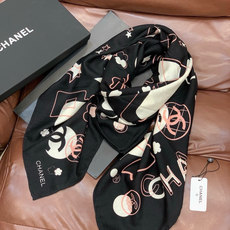 上新❤️【Chanel】 经典茶花优雅Coco风,Chanel最新菱格丝绒大方巾~气质到骨子里,香奶奶新 上新❤️【Chanel】 经典茶花优雅Coco风,Chanel最新菱格丝绒大方巾~气质到骨子里,香奶奶新