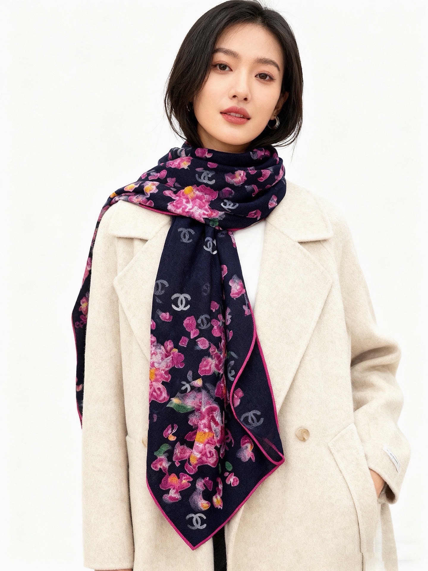 🌸·春日碎花Chanel 140丝绒双面披肩25新款碎花花披肩超级有氛围感135*135cm的大尺寸配色