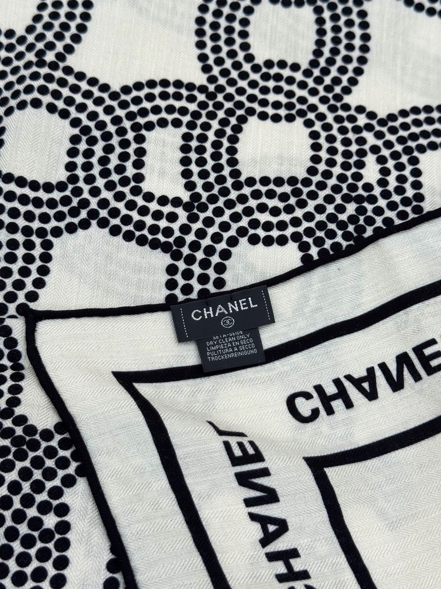 Chanel ~【140顶级双面丝绒披肩】香家logo与字母的完美碰撞设计底部还有隐隐约约的双C小Log