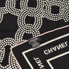 Chanel ~【140顶级双面丝绒披肩】香家logo与字母的完美碰撞设计底部还有隐隐约约的双C小Log Chanel ~【140顶级双面丝绒披肩】香家logo与字母的完美碰撞设计底部还有隐隐约约的双C小Log