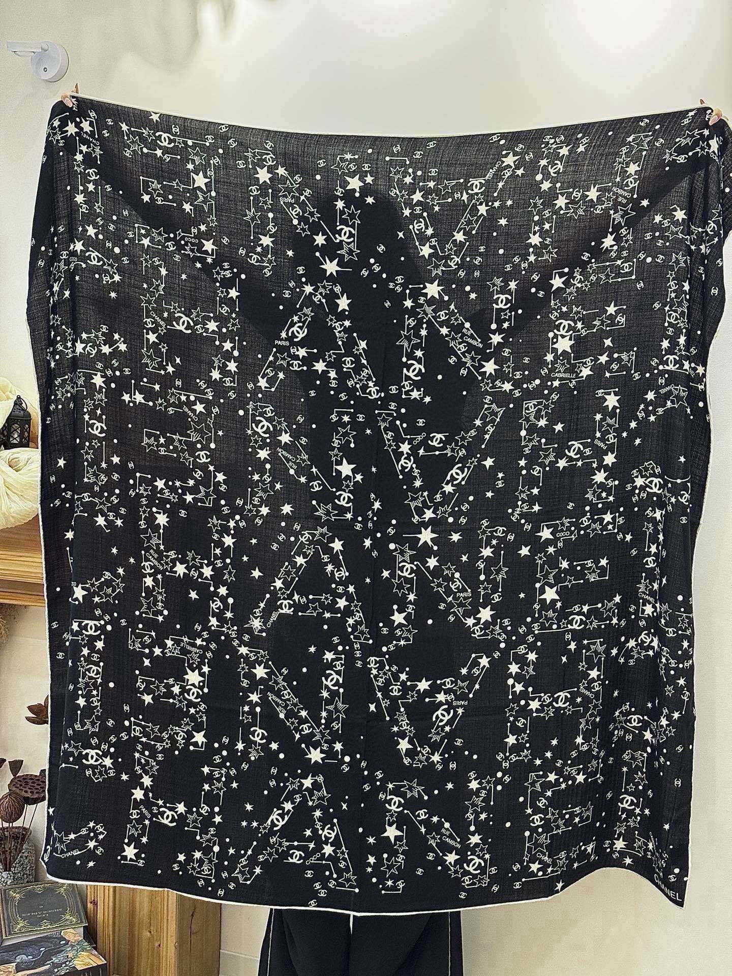 Chanel ~新品～【140顶级丝绒双面同色】繁星点点与双C的完美结合适合各种场合搭配使用黑白两色经典
