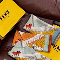 Fendi方形围巾 丝绒材质。采用定制的“Walking around Rome”图案,灵感源自罗马的历 Fendi方形围巾 丝绒材质。采用定制的“Walking around Rome”图案,灵感源自罗马的历