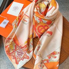 羊绒新款🆕👏👏买了都说好看‼️推荐💕爱马仕双面同色羊绒方巾【双面同色140】,顶级工艺超值‼️爱马仕专柜 羊绒新款🆕👏👏买了都说好看‼️推荐💕爱马仕双面同色羊绒方巾【双面同色140】,顶级工艺超值‼️爱马仕专柜