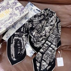 Dior ❤【️巴黎地图】140*140双面同色丝绒方巾🉐️LAN DE 价🉐️ARIS 巴黎地图这款方 Dior ❤【️巴黎地图】140*140双面同色丝绒方巾🉐️LAN DE 价🉐️ARIS 巴黎地图这款方