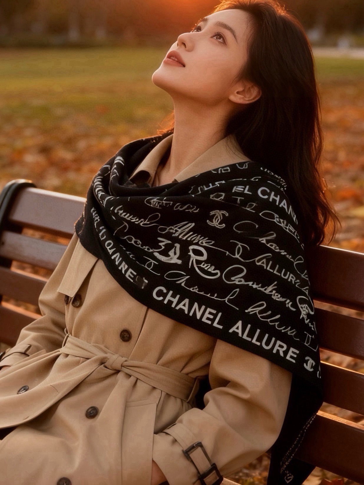 Chanel-丝绒双面方巾【140双面同色】出道即巅峰🐂火爆到一条难求🖤高级感十足的字母CC，和一切经典