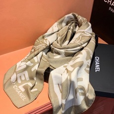 高级成衣系列~Chanel 【140双面同色丝绒披肩】此系列谱写一曲自由轻灵的赞歌本系列作品创新演绎品牌 高级成衣系列~Chanel 【140双面同色丝绒披肩】此系列谱写一曲自由轻灵的赞歌本系列作品创新演绎品牌