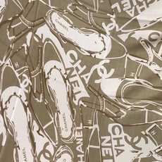 高级成衣系列~Chanel 【140双面同色丝绒披肩】此系列谱写一曲自由轻灵的赞歌本系列作品创新演绎品牌 高级成衣系列~Chanel 【140双面同色丝绒披肩】此系列谱写一曲自由轻灵的赞歌本系列作品创新演绎品牌
