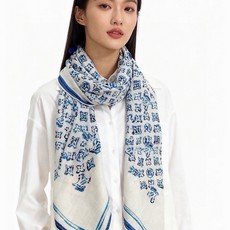 LV x TM 140披肩【140顶级丝绒双面同色披肩】本款L Multicolor披肩出自路易威登与知 LV x TM 140披肩【140顶级丝绒双面同色披肩】本款L Multicolor披肩出自路易威登与知