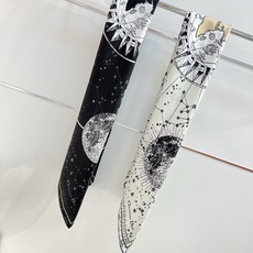 这款Dior 星座系列~ 【18mm顶级真丝双面同色印花方巾】是发布秀的主打款式,以 Zodiac 印 这款Dior 星座系列~ 【18mm顶级真丝双面同色印花方巾】是发布秀的主打款式,以 Zodiac 印