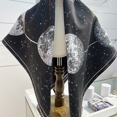 这款Dior 星座系列~ 【18mm顶级真丝双面同色印花方巾】是发布秀的主打款式,以 Zodiac 印 这款Dior 星座系列~ 【18mm顶级真丝双面同色印花方巾】是发布秀的主打款式,以 Zodiac 印