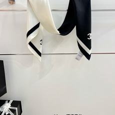 2026春夏方形围巾真丝斜纹布黑与乳白马修.布拉齐将自己的首个系列作品构思为一场与嘉柏丽尔•香奈儿跨越时 2026春夏方形围巾真丝斜纹布黑与乳白马修.布拉齐将自己的首个系列作品构思为一场与嘉柏丽尔•香奈儿跨越时