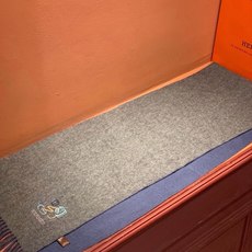 爱马仕👍巴黎时装展商务男士女士羊绒围巾🔥代工厂臻选上乘的超细羊绒纤维 进行纯手工精梳处理 耗时耗力 再以 爱马仕👍巴黎时装展商务男士女士羊绒围巾🔥代工厂臻选上乘的超细羊绒纤维 进行纯手工精梳处理 耗时耗力 再以