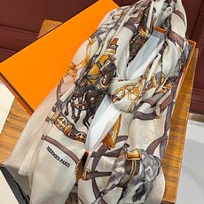 会发光发亮的围巾 新款🆕🏇🏇买了都说好看‼️推荐💕顶级工艺超值‼️爱马仕专柜爆款🎁💟立体呈现图案纹路实物 会发光发亮的围巾 新款🆕🏇🏇买了都说好看‼️推荐💕顶级工艺超值‼️爱马仕专柜爆款🎁💟立体呈现图案纹路实物