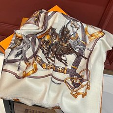 会发光发亮的围巾 新款🆕🏇🏇买了都说好看‼️推荐💕顶级工艺超值‼️爱马仕专柜爆款🎁💟立体呈现图案纹路实物 会发光发亮的围巾 新款🆕🏇🏇买了都说好看‼️推荐💕顶级工艺超值‼️爱马仕专柜爆款🎁💟立体呈现图案纹路实物