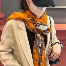 会发光发亮的围巾 新款🆕🏇🏇买了都说好看‼️推荐💕顶级工艺超值‼️爱马仕专柜爆款🎁💟立体呈现图案纹路实物 会发光发亮的围巾 新款🆕🏇🏇买了都说好看‼️推荐💕顶级工艺超值‼️爱马仕专柜爆款🎁💟立体呈现图案纹路实物