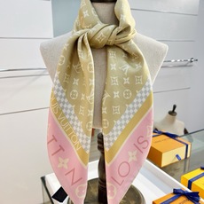 MONOGRAM SILHOUETTE 90双面丝巾Monogram Silhouette 方巾为华美桑 MONOGRAM SILHOUETTE 90双面丝巾Monogram Silhouette 方巾为华美桑
