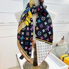 LV X TM MONOGRAMMULTICOLOR COLLECTORSQUARE 90方巾路易威登携 LV X TM MONOGRAMMULTICOLOR COLLECTORSQUARE 90方巾路易威登携