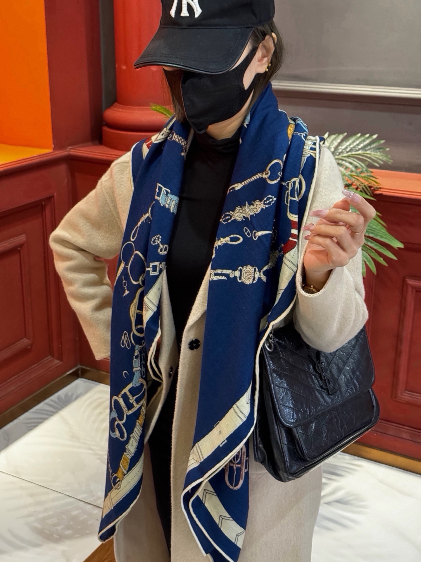 羊绒新款🆕👏👏买了都说好看‼️推荐💕爱马仕双面同色羊绒方巾【跃动的马儿双面同色140】，顶级工艺超值‼️