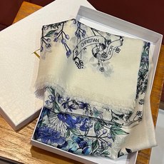 会发光发亮的围巾💃🏻💃🏻D家【D花香明媚】‼️抢‼️VIP推荐 ‼️👍下手一定要快【高端 大爱 ‼️纯羊 会发光发亮的围巾💃🏻💃🏻D家【D花香明媚】‼️抢‼️VIP推荐 ‼️👍下手一定要快【高端 大爱 ‼️纯羊