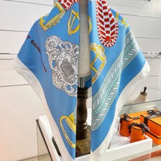 爱马仕(Hermès)90丝巾经典款“Boucles et Sangles du Trian”真丝方巾 爱马仕(Hermès)90丝巾经典款“Boucles et Sangles du Trian”真丝方巾
