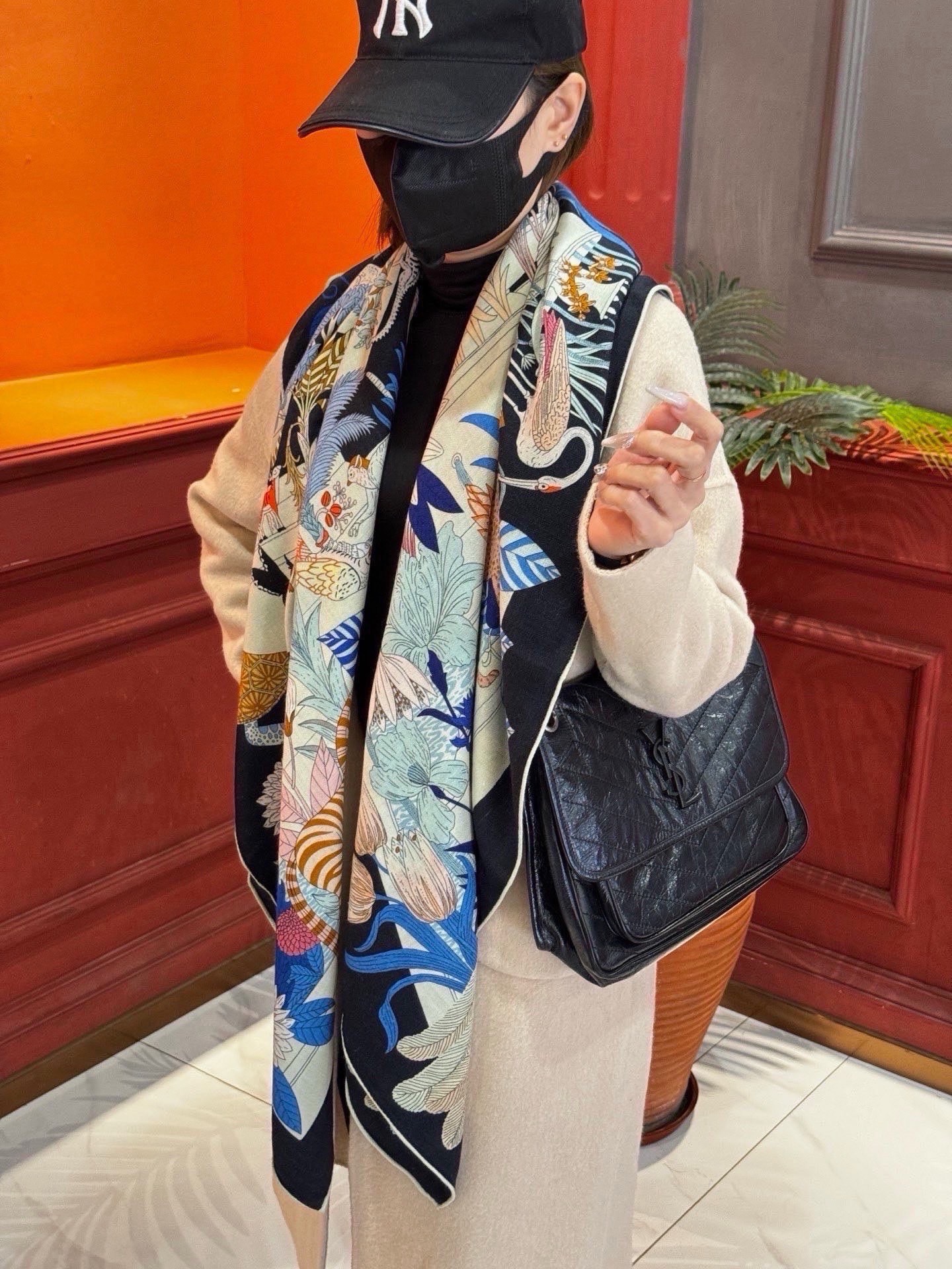 羊绒新款🆕👏买了都说好看‼️推荐💕爱马仕双面同色羊绒方巾，【奇珍乐园双面同色140】顶级工艺超值‼️爱马