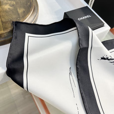 Chanel ~26新品~90双面真丝山茶花、四叶草、埃菲尔铁塔与双C的完美搭配适合各种场合搭配使用设计 Chanel ~26新品~90双面真丝山茶花、四叶草、埃菲尔铁塔与双C的完美搭配适合各种场合搭配使用设计