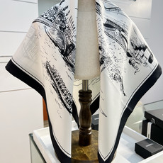 Chanel ~26新品~90双面真丝山茶花、四叶草、埃菲尔铁塔与双C的完美搭配适合各种场合搭配使用设计 Chanel ~26新品~90双面真丝山茶花、四叶草、埃菲尔铁塔与双C的完美搭配适合各种场合搭配使用设计