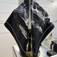 Chanel ~26新品~90双面真丝山茶花、四叶草、埃菲尔铁塔与双C的完美搭配适合各种场合搭配使用设计 Chanel ~26新品~90双面真丝山茶花、四叶草、埃菲尔铁塔与双C的完美搭配适合各种场合搭配使用设计