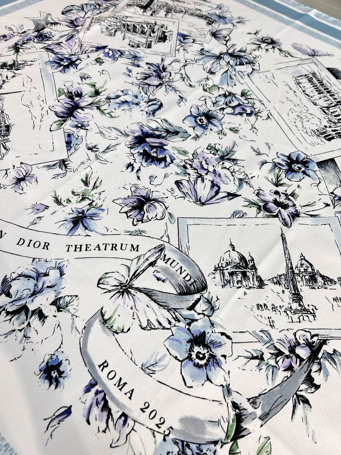 Dior 双面印花方巾90 厘米白色和蓝色桑蚕丝斜纹面料 Souvenir de Rome图案这款方巾饰