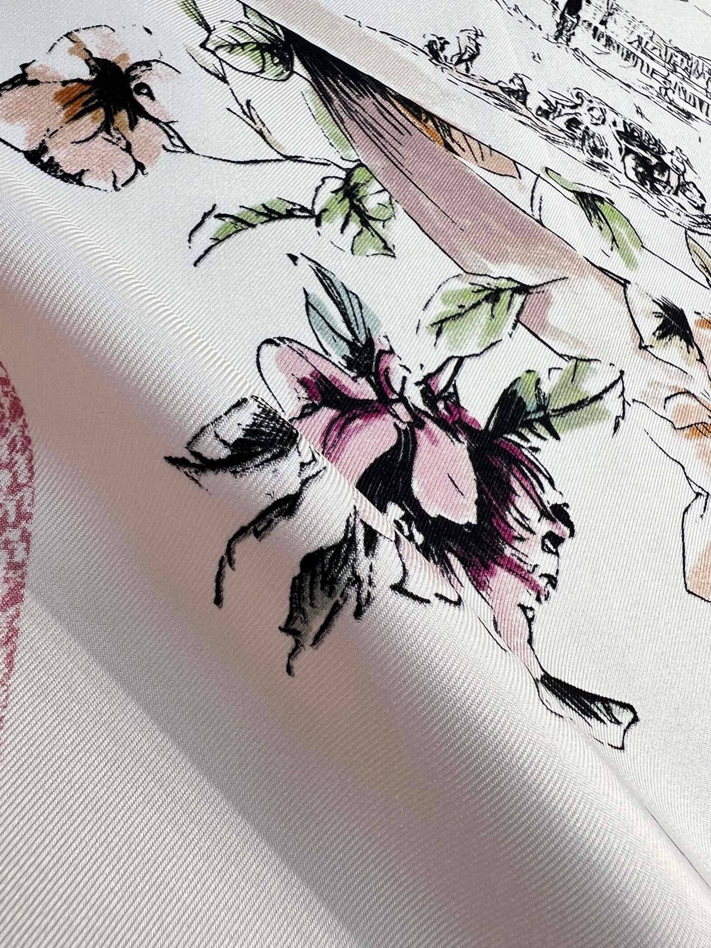 Dior 双面印花方巾90 厘米白色和蓝色桑蚕丝斜纹面料 Souvenir de Rome图案这款方巾饰
