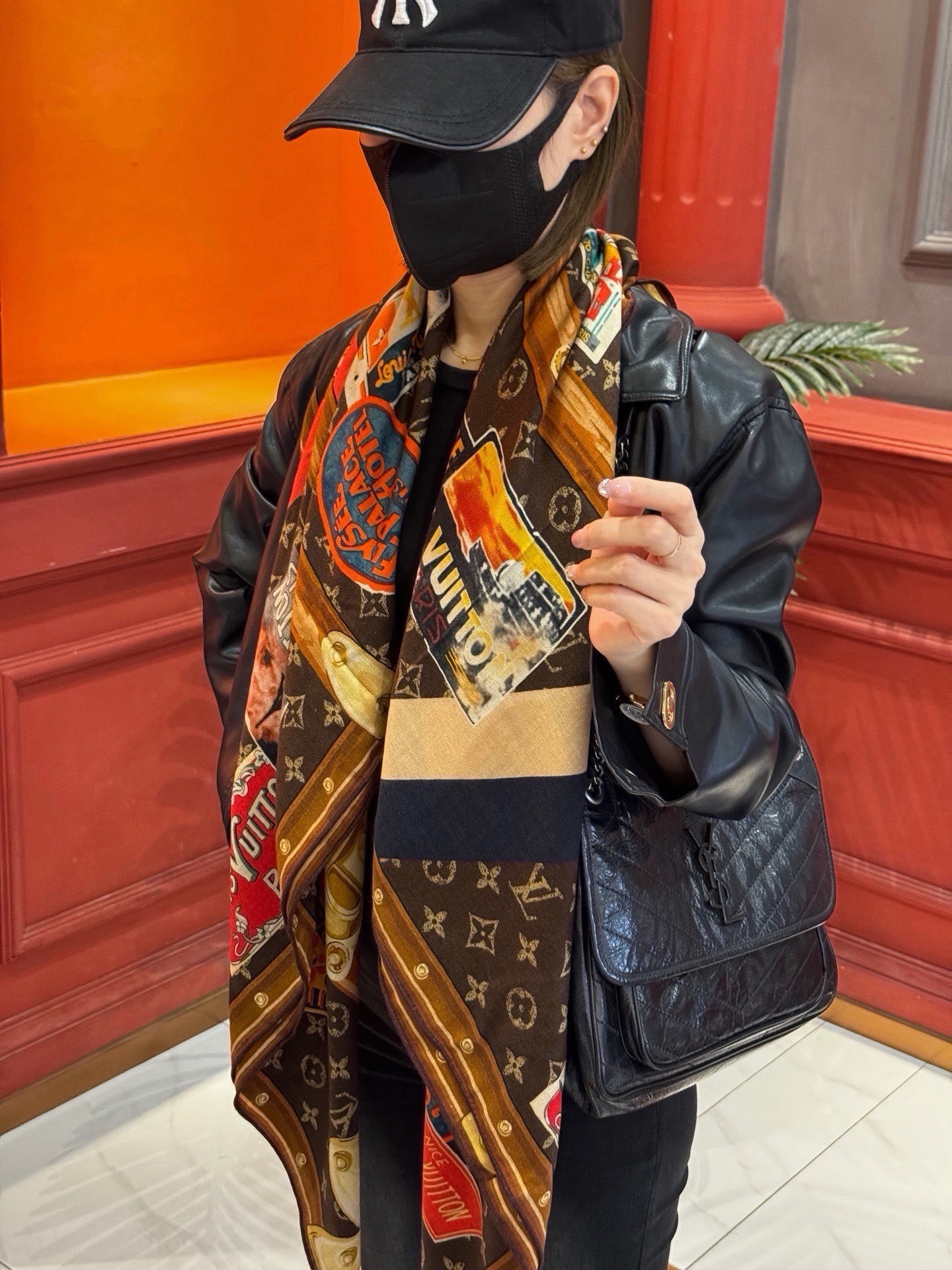 【LV】上新❤️ 路易威登 一款值得品细节的高货抠细节，从一个小块的配色去打败市场货140方巾 二个配色
