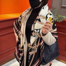 上新❤️ MONOGRAM JACQUARD DENIM140丝绒 方巾 【高定版 双面同色】有些 上新❤️ MONOGRAM JACQUARD DENIM140丝绒 方巾 【高定版 双面同色】有些