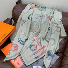 爱马仕(Hermes)【💗】 | “马具故事的诗意回顾”140披肩 【上新❤️】 永远秉承高品质手工卷边 爱马仕(Hermes)【💗】 | “马具故事的诗意回顾”140披肩 【上新❤️】 永远秉承高品质手工卷边
