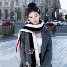 男女同款,百分百纯羊绒 Gucci 高端羊绒针织围巾!】可正式,可随意,非常Classical的设计。这 男女同款,百分百纯羊绒 Gucci 高端羊绒针织围巾!】可正式,可随意,非常Classical的设计。这