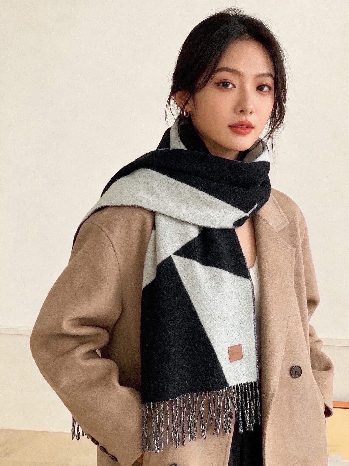 ✨✨太美了😍 爱马仕 情侣款 美到要尖叫😱专柜最新款🎊英伦欧美范儿「多色渐变」又是一款即时尚又实用的大围