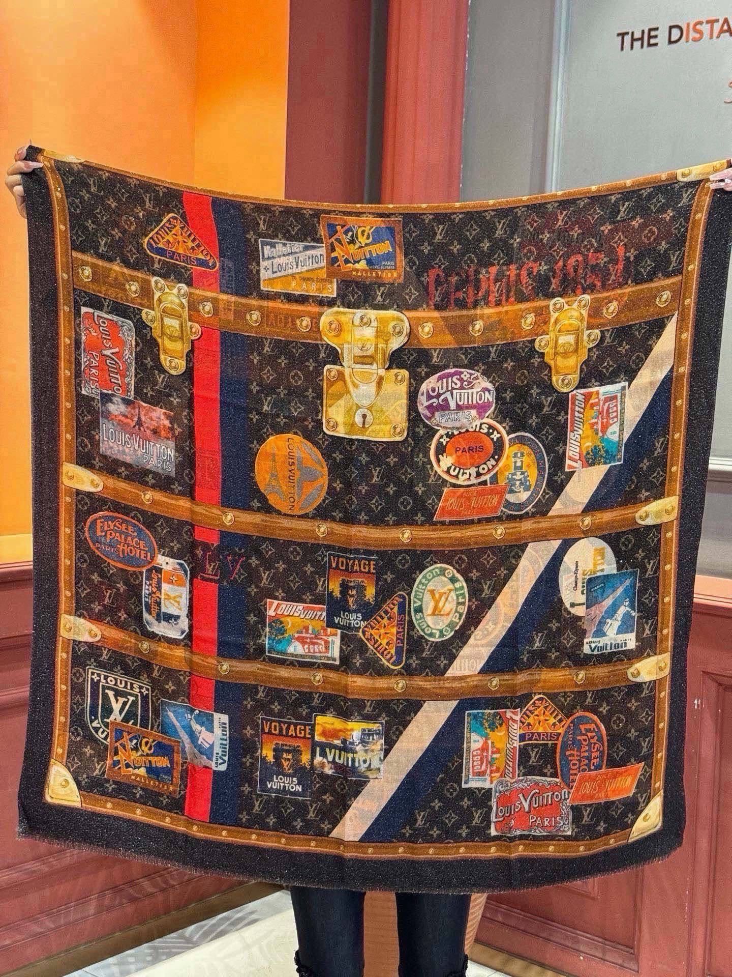 会发光发亮的围巾新品🌈上新 专柜同步材质 LV x TM Monogram SuPerflat Flow